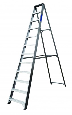 Lyte Swingback Step Ladder With Tooltray